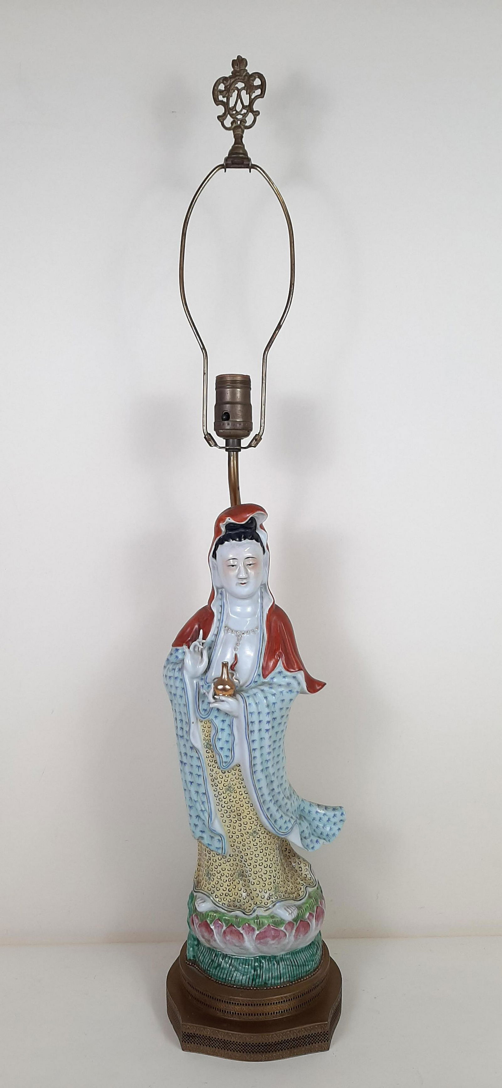 Asian Figural Table Lamp (1 of 5)