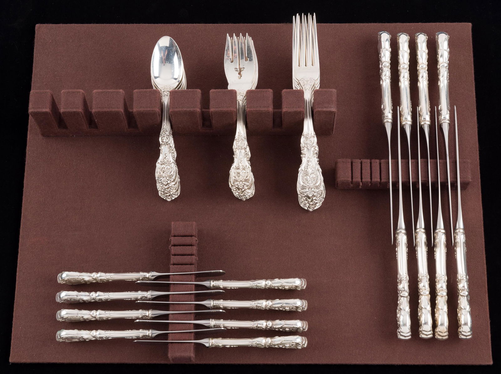 40 Pcs Reed & Barton Luncheon Service in Francis I (1 of 4)