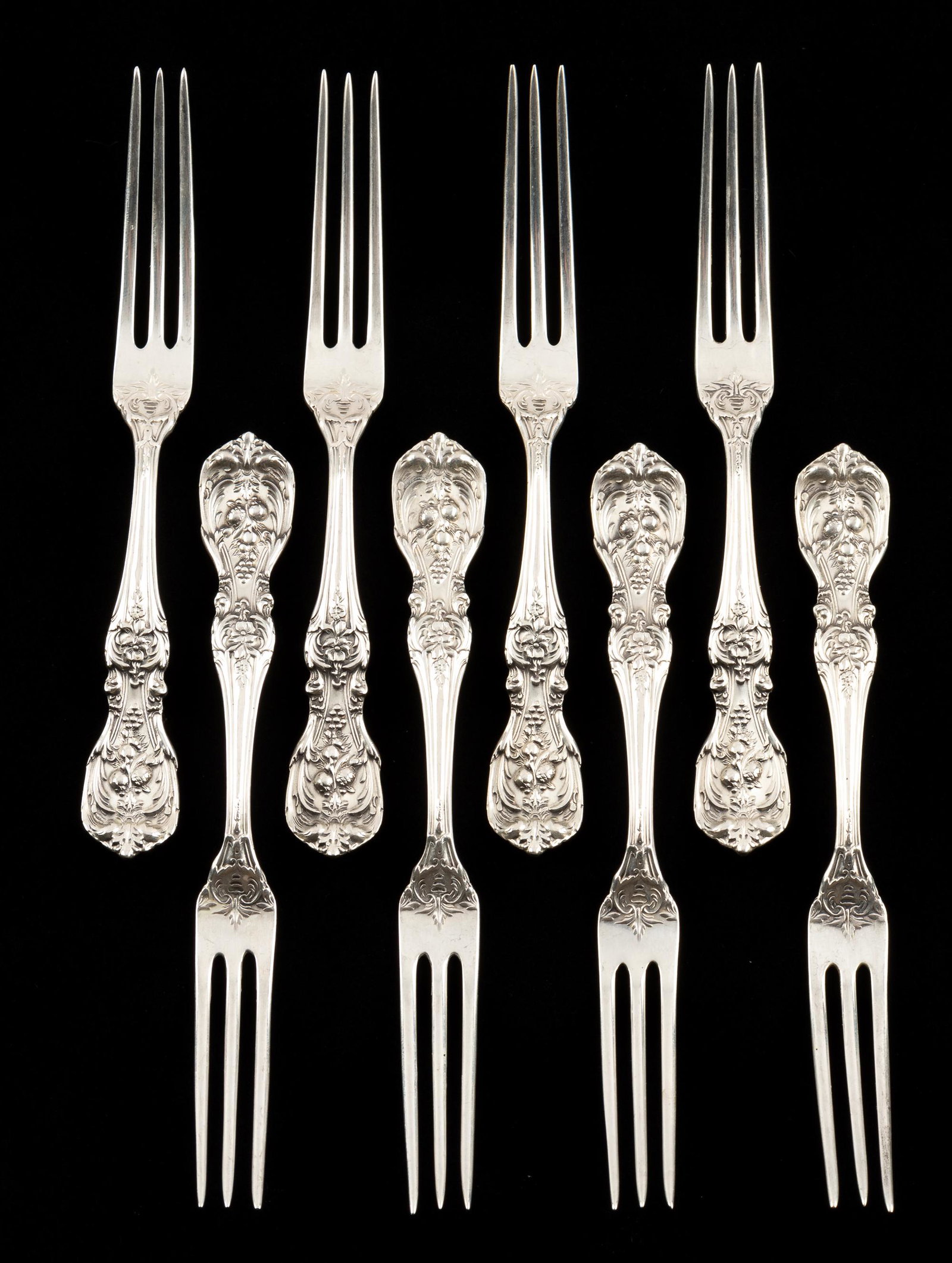 8 Reed & Barton Francis I Strawberry Forks: DESCRIPTION: 8 Reed & Barton Sterling Francis I Strawberry Forks. MEASUREMEMTS: 4-3/4" long. 4.2 ozt. CONDITION: Excellent. Appear unused. IMPORTANT: Before bidding, please read the terms and conditio