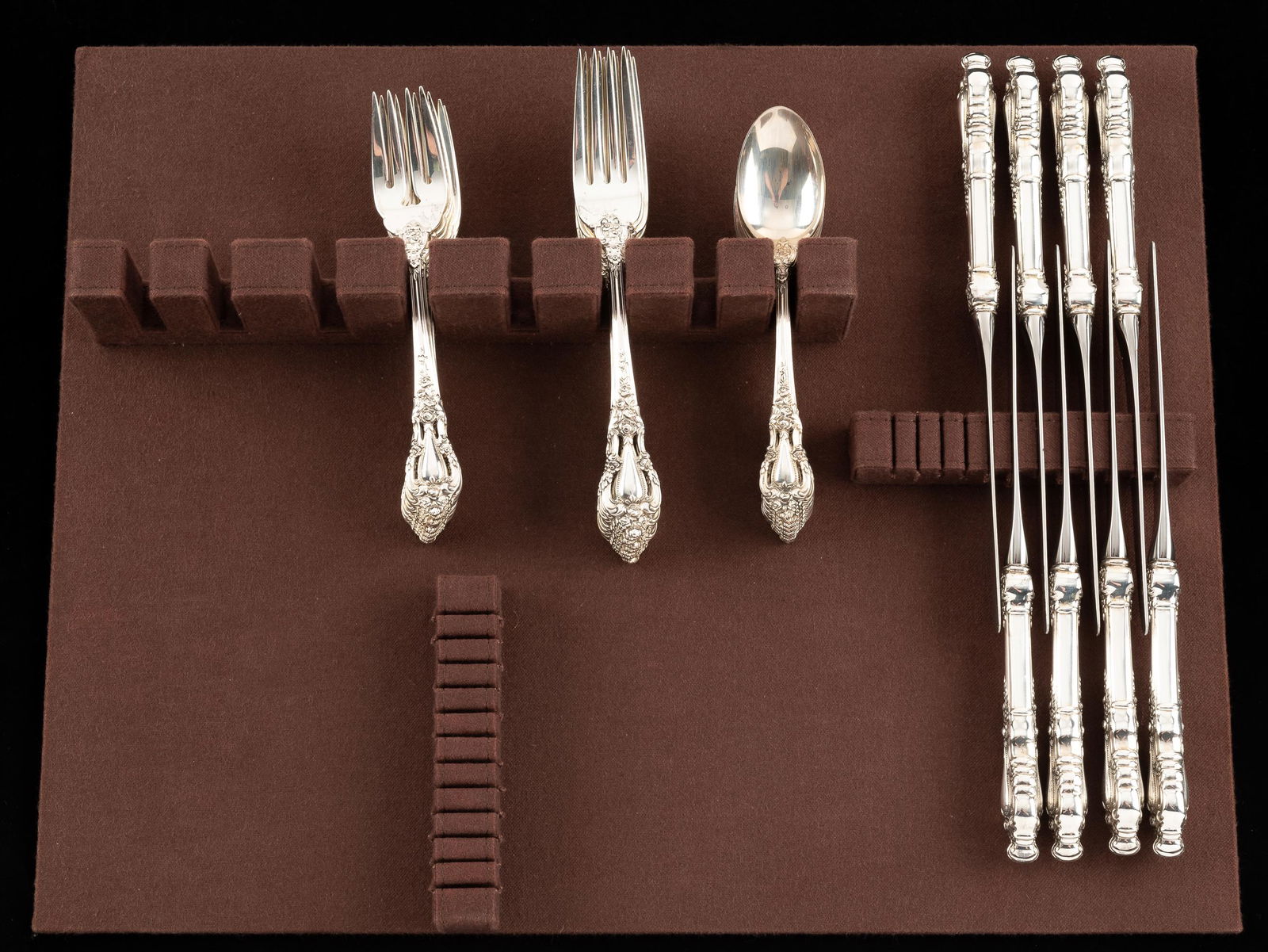 32 Pcs Lunt Sterling Service in Eloquence Pattern (1 of 4)
