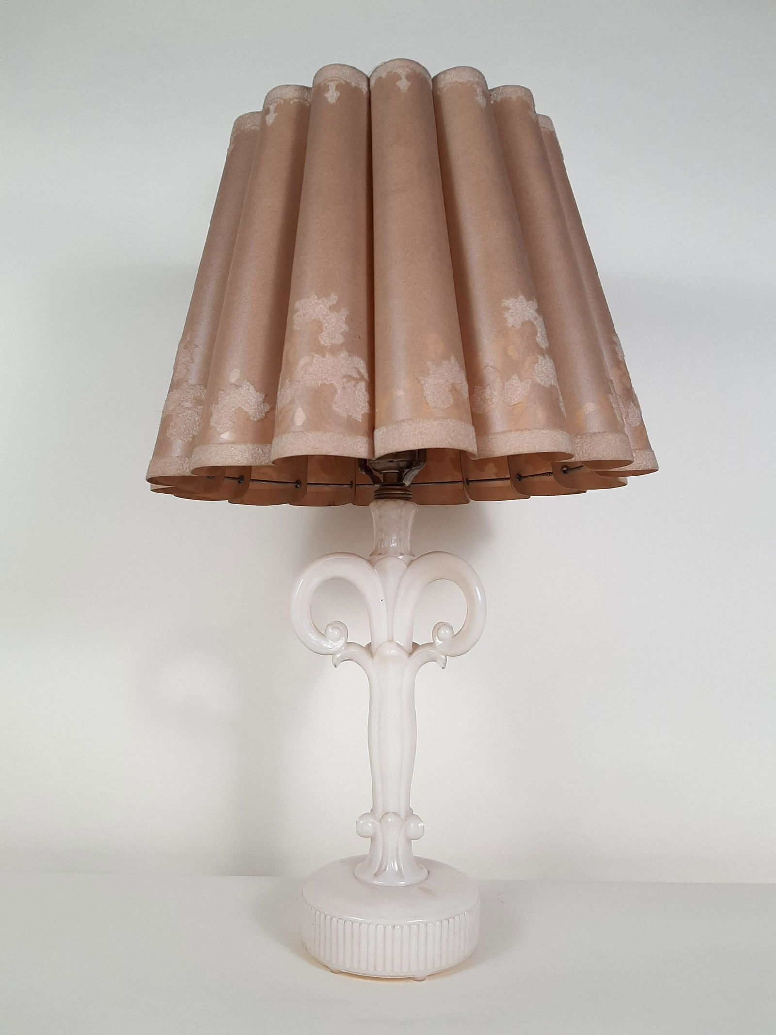 Aladdin Alacite Table Lamp (1 of 2)