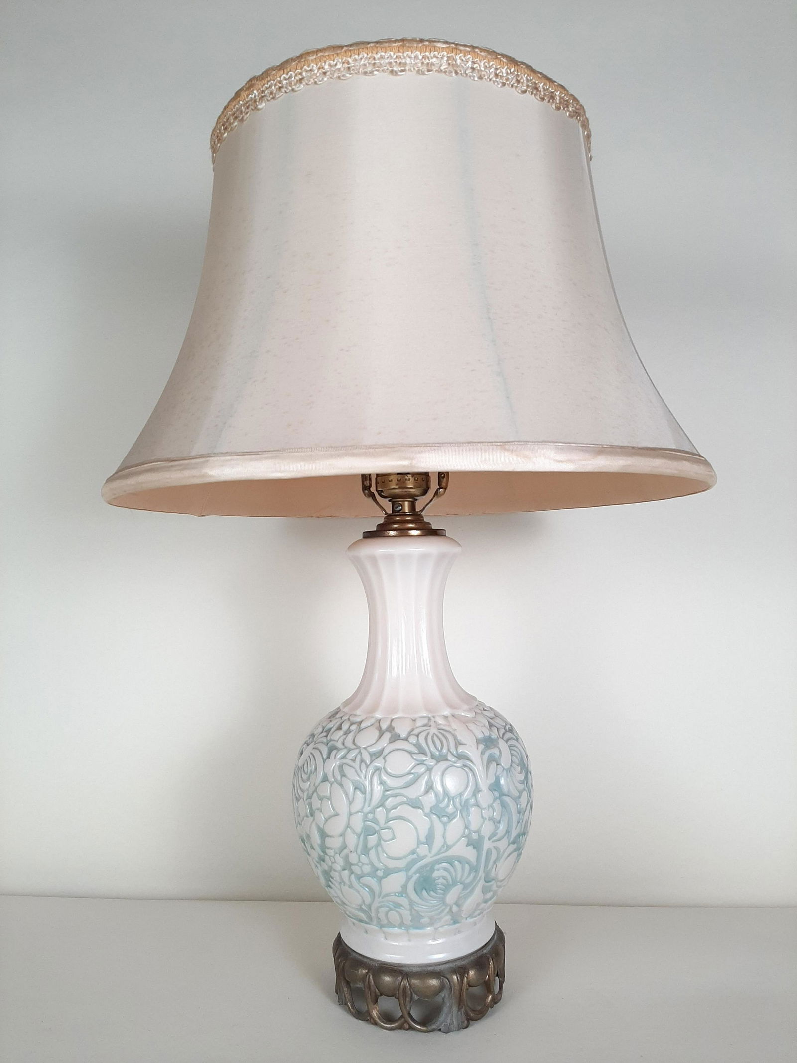 Aladdin Alacite Table Lamp (1 of 2)