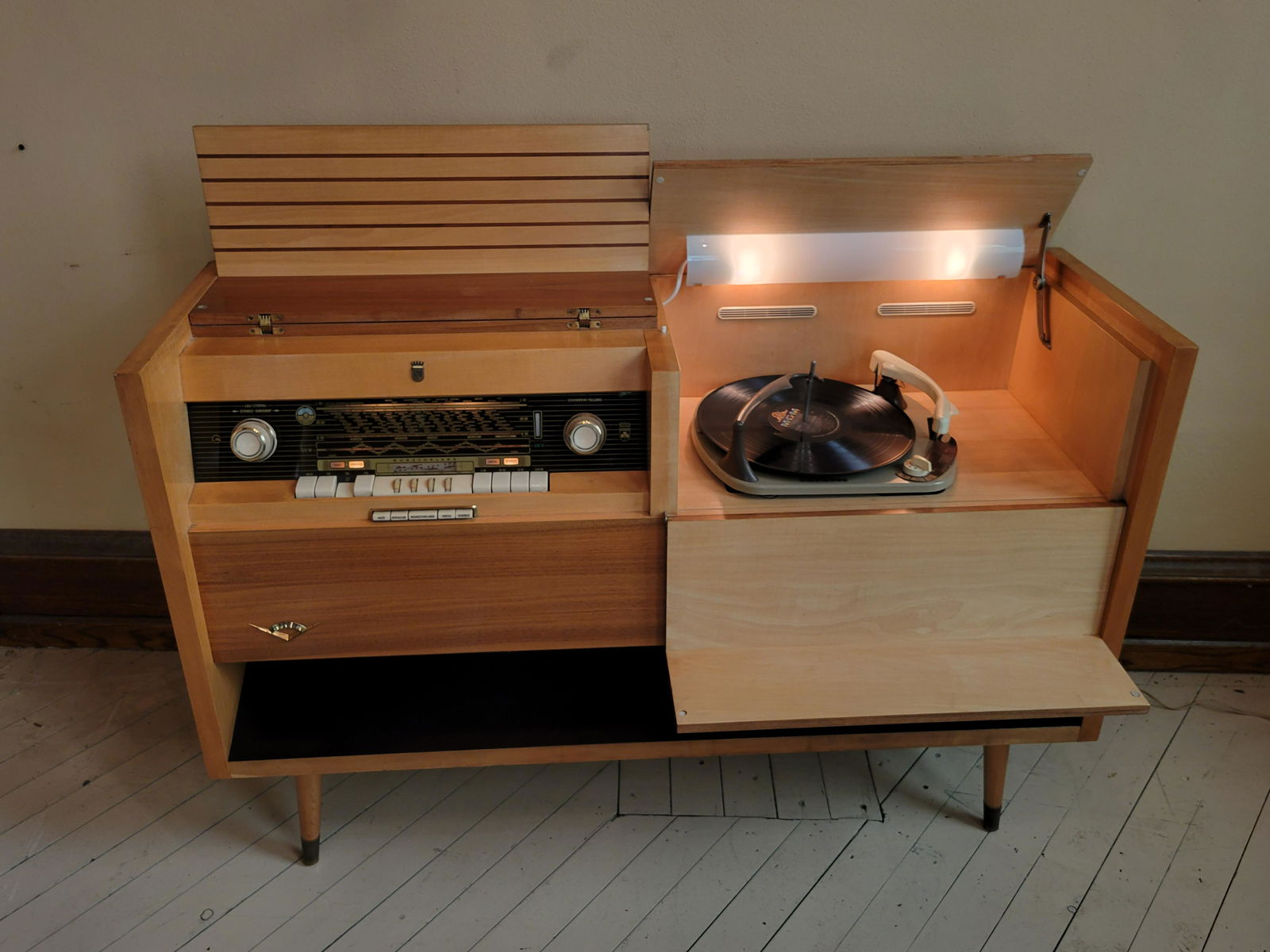 Grundig So 172/60 Stereo (1 of 5)