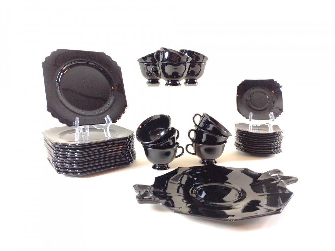 37 Pc Black Amethyst Glass Dinnerware (1 of 4)