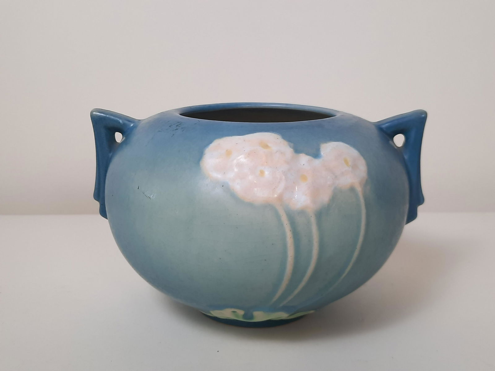 Roseville Primrose Blue Double Handle Vase (1 of 2)