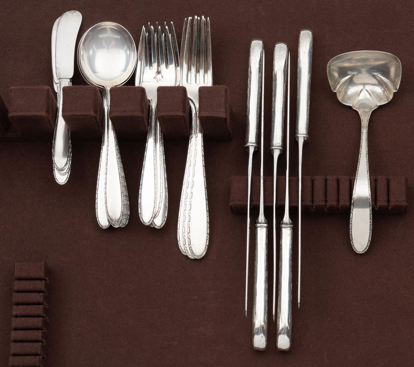 23 Pcs Manchester Sterling Flatware (1 of 20)