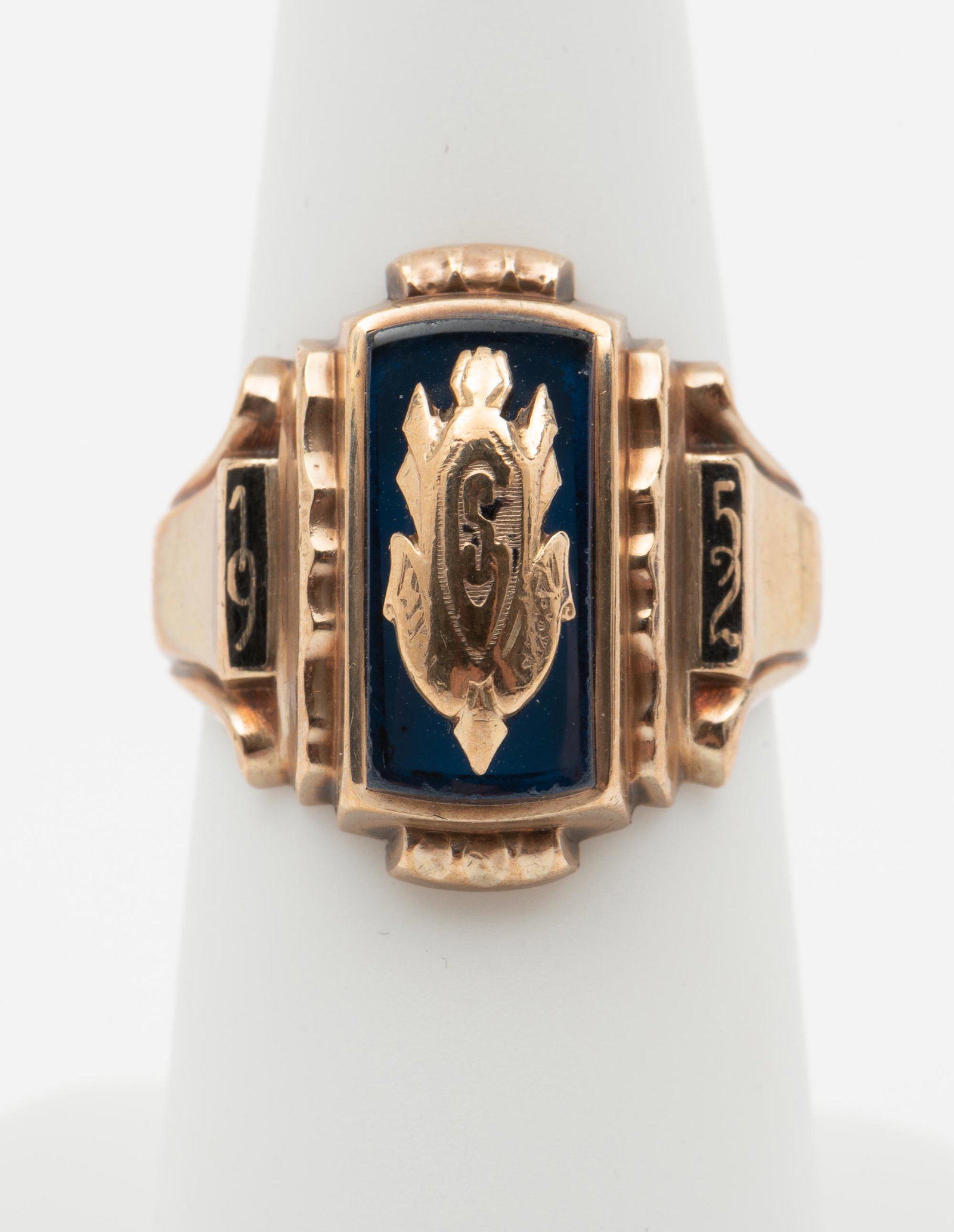 Spies 10K 1952 Class Ring: 3/4" wide. Size 5-1/2. 4.9 dwt. IMPORTANT: Before bidding, please read the terms and conditions. When you registered for the auction you agreed to these terms and will be required to comply with them.