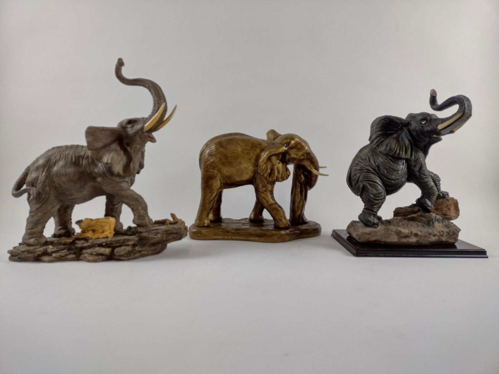 3 Elephant Figures Incl. Wonderland Creations (1 of 6)