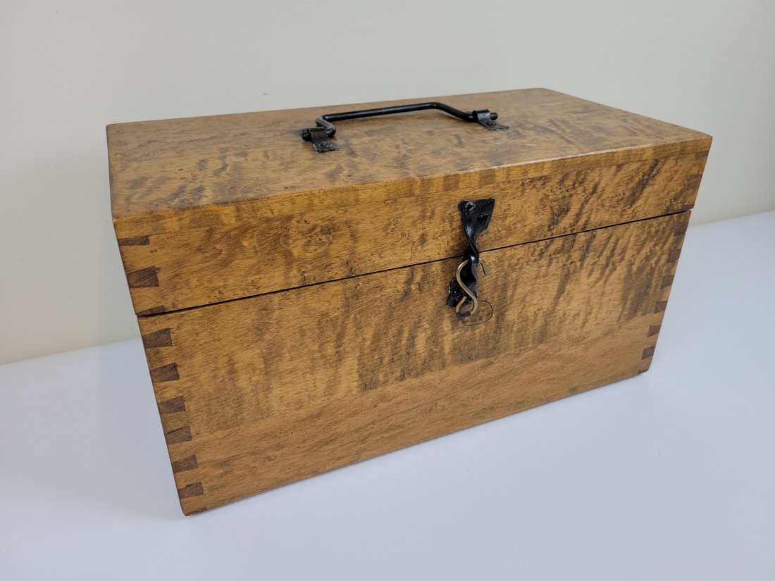 Small Dovetailed Chest: RHA on interior bottom. 17-1/4" wide x 8-3/4" deep x 9-1/4" high. IMPORTANT: Before bidding, please read the terms and conditions. When you registered for the auction you agreed to these terms and wil