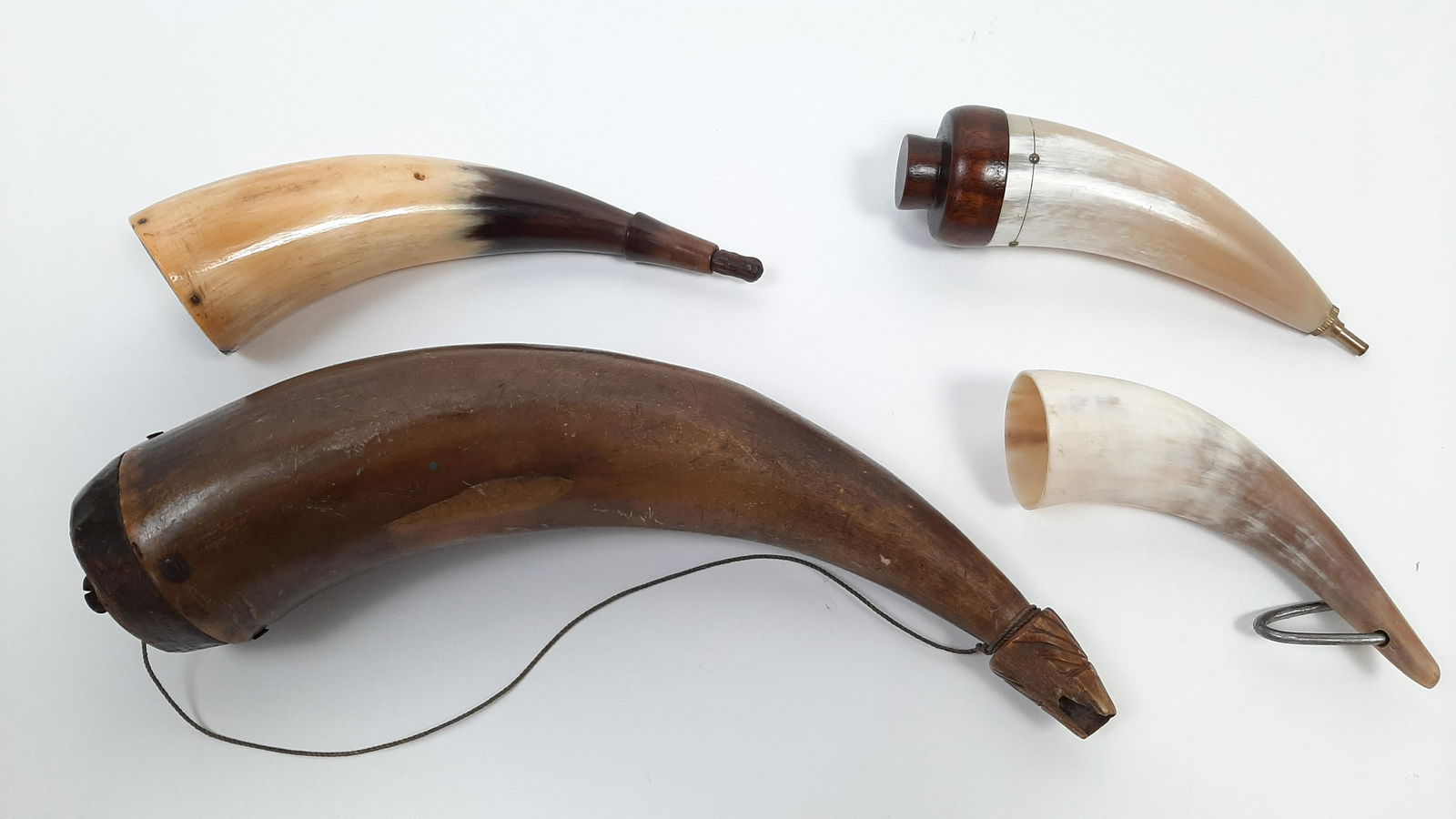 4 Powder Horns (1 of 2)