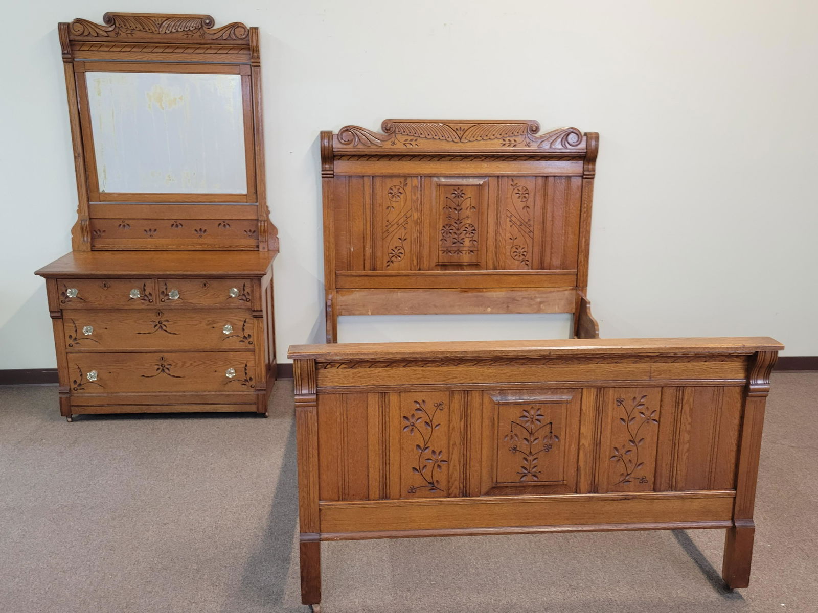 Dresser With Mirror & Bed (1 of 8)