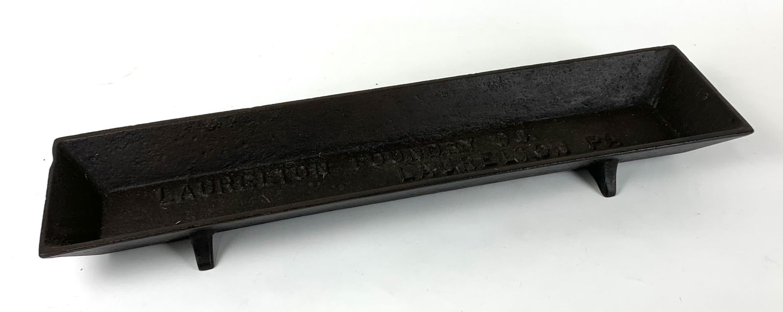 Laurelton Foundry Co. Cast Iron Trough (1 of 2)