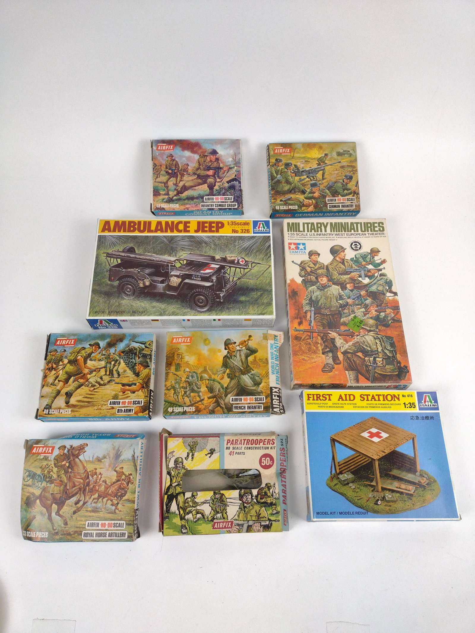 1 : 32 & 1 : 35 Military Miniatures: Includes Tamiya MM-148ft, Italieri No 416, 326,and Air Fix 1: 32nd scale military figure set up.IMPORTANT: Before bidding, please read the terms and conditions. When you registered for the auction you
