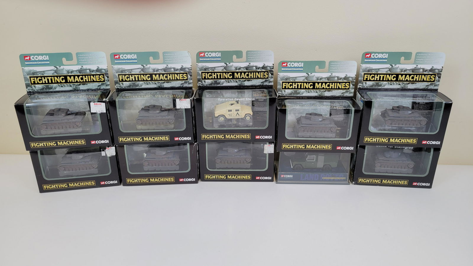 10 Corgi Fighting Machines Die Cast Tanks (1 of 6)