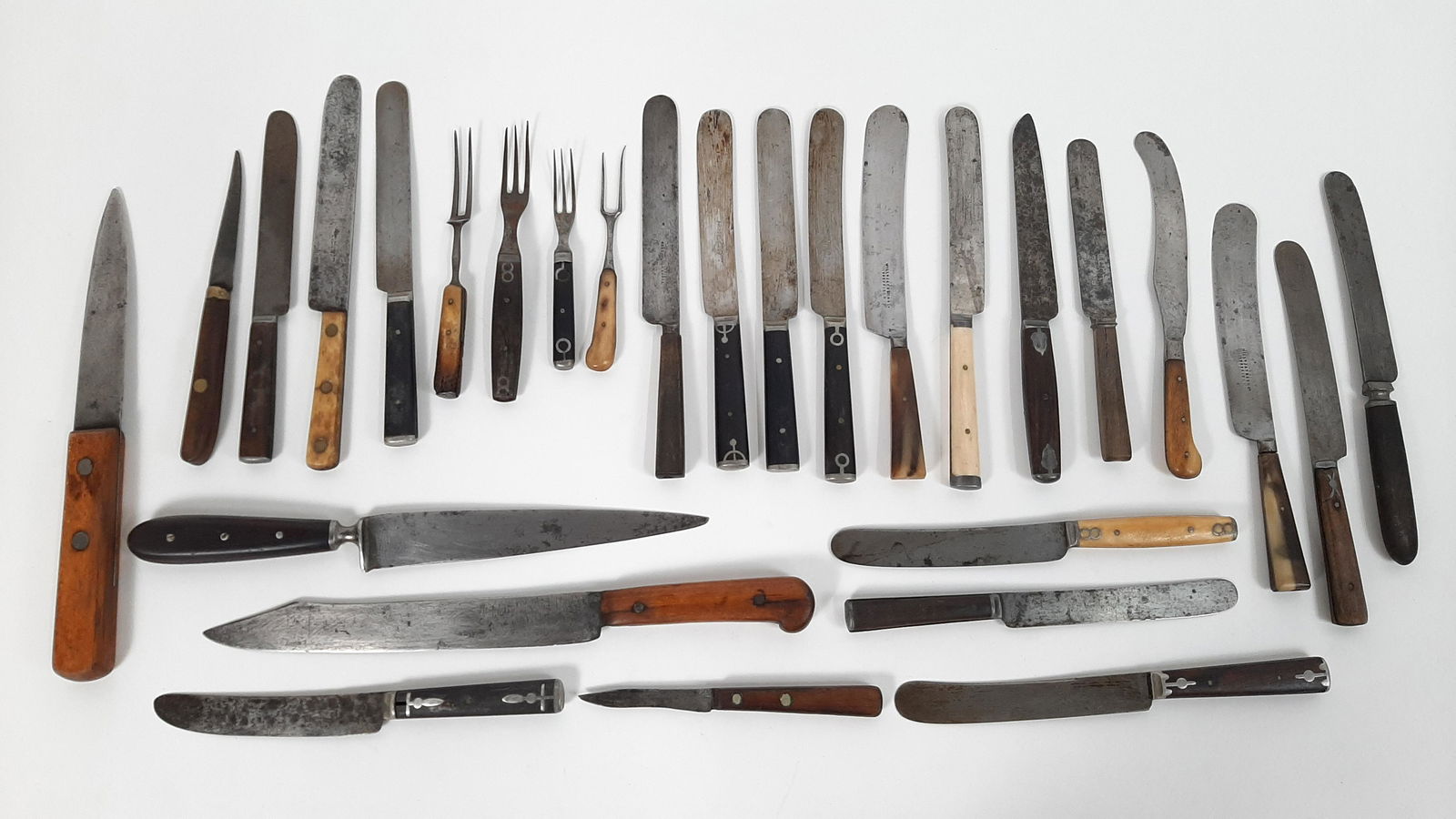 28 Pcs Antique Cutlery (1 of 10)