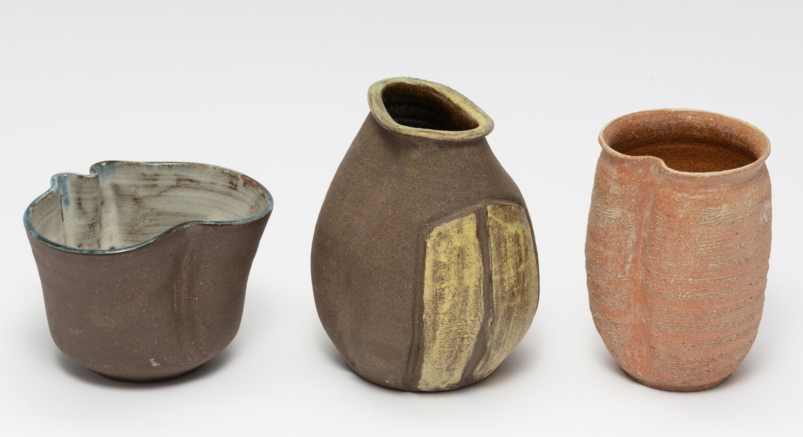 Raymonde Desabres (French-American, 1925-2020): DESCRIPTION: Raymonde Desabres (French-American, 1925-2020). Three ceramic jars, each signed Re to bottom. Raymonde "Ré" Désabres Plaut (1925-2020) was a long-respected Harrisburg artist and an acti