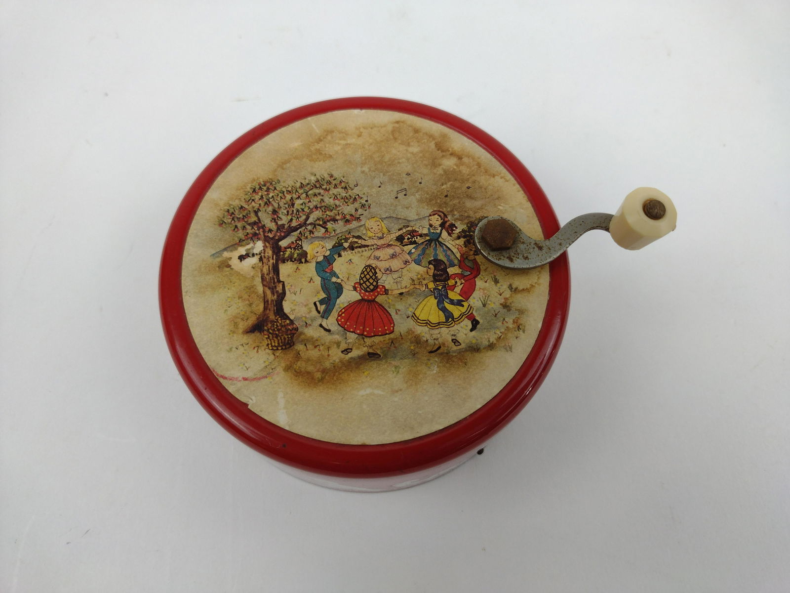 Reuge Pressed Tin Music Box (1 of 5)