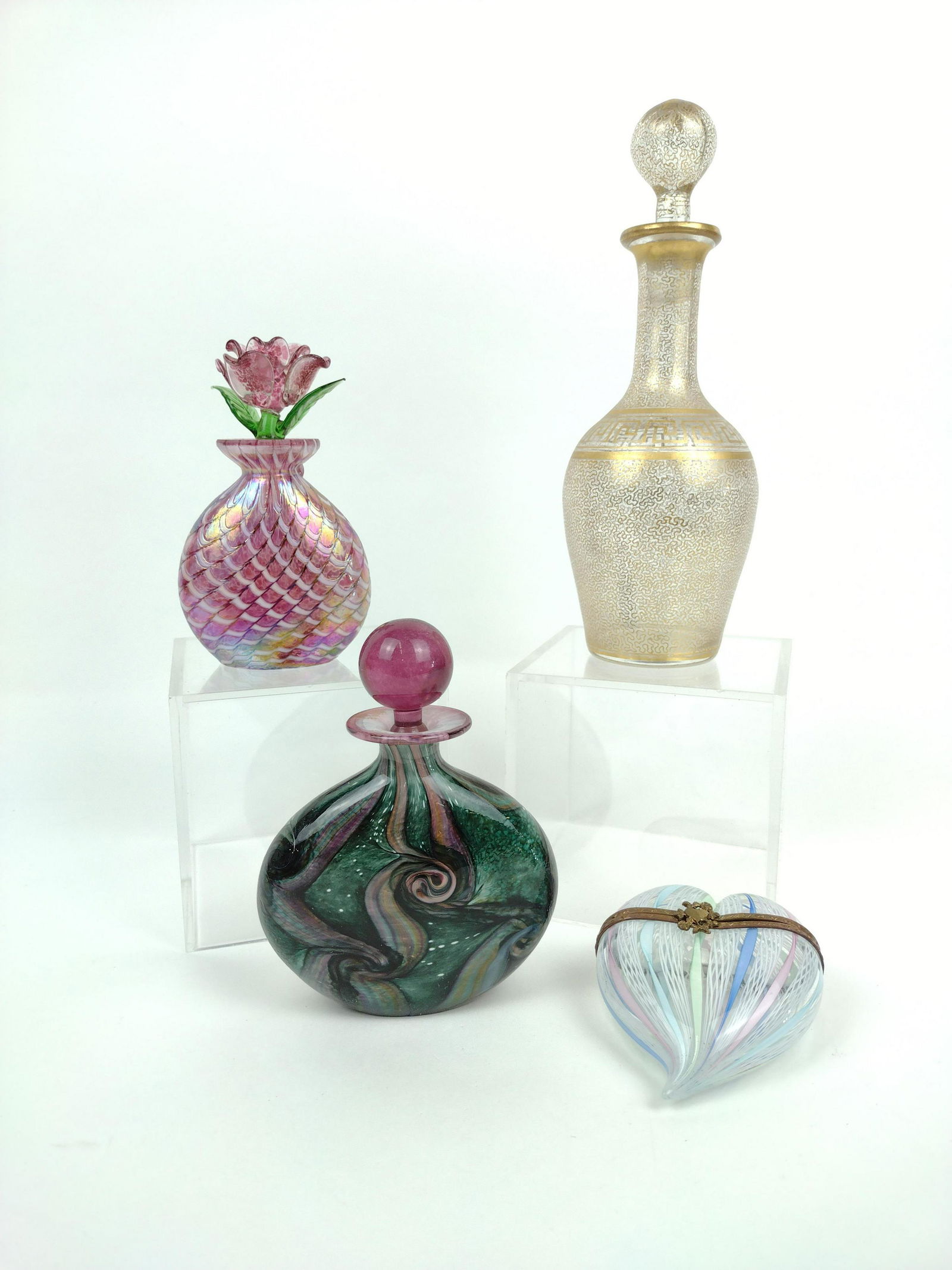 4 Glass Dresser Articles (1 of 7)