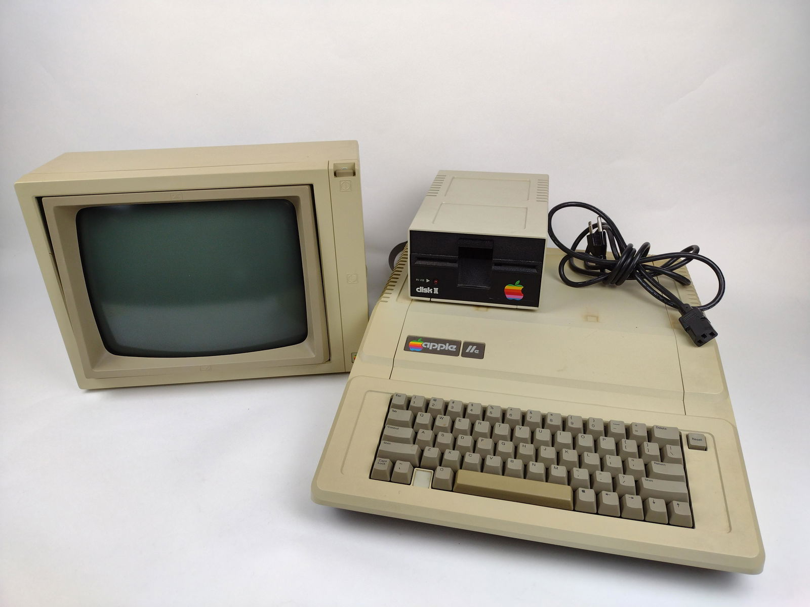 Apple IIe Computer (1 of 3)