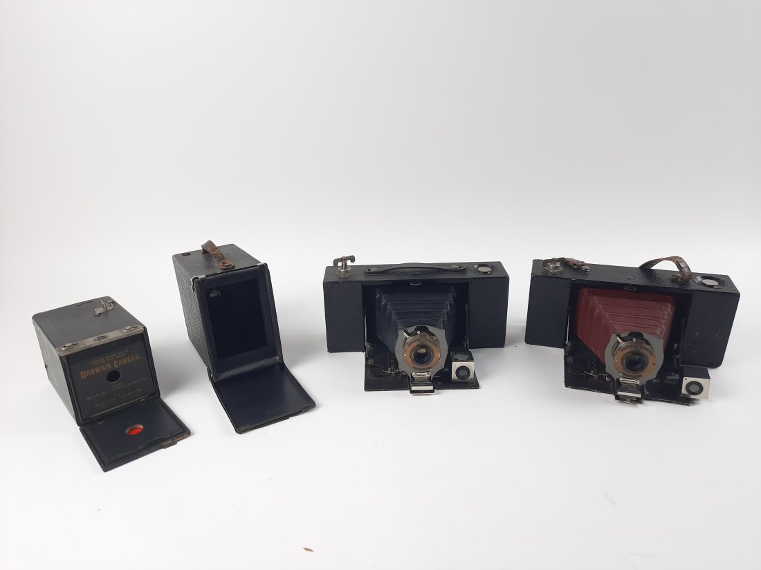 4 Brownie Cameras (1 of 7)