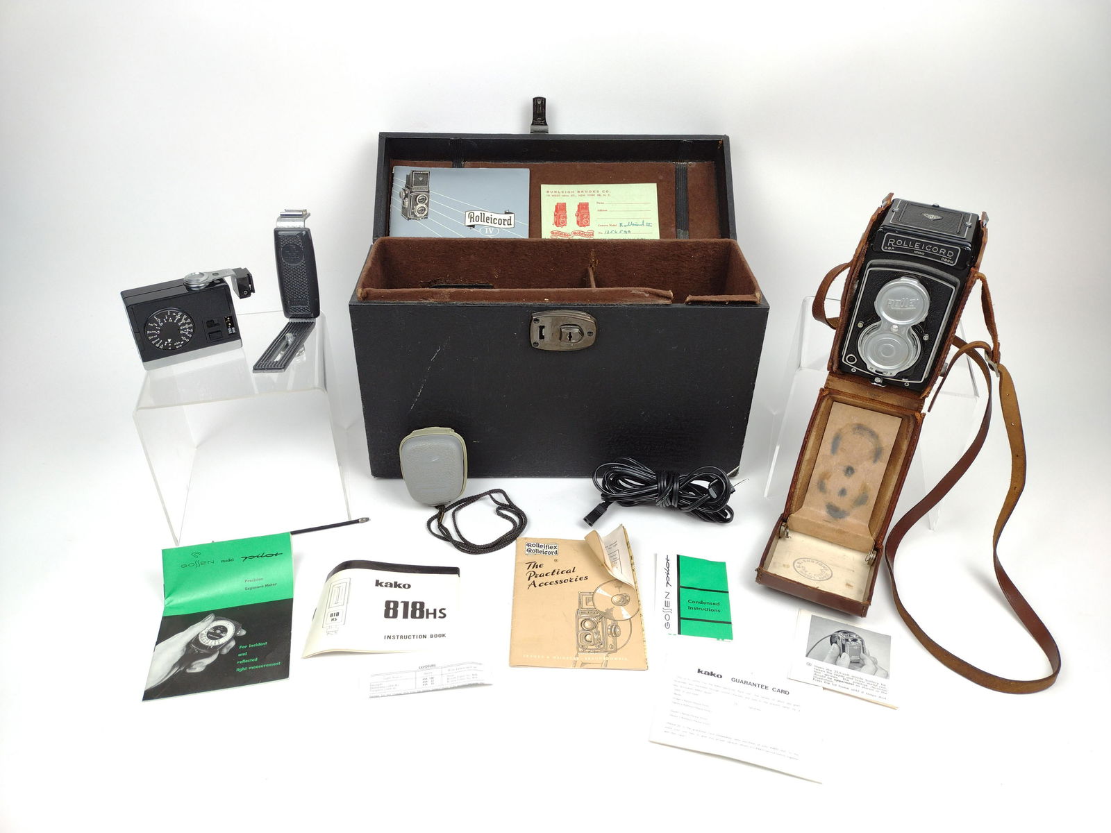 Rolleicord Camera in Soft Shell Case (1 of 7)