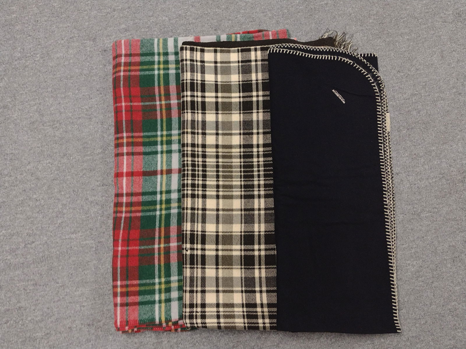 3 Blankets Incl Woolrich (1 of 15)