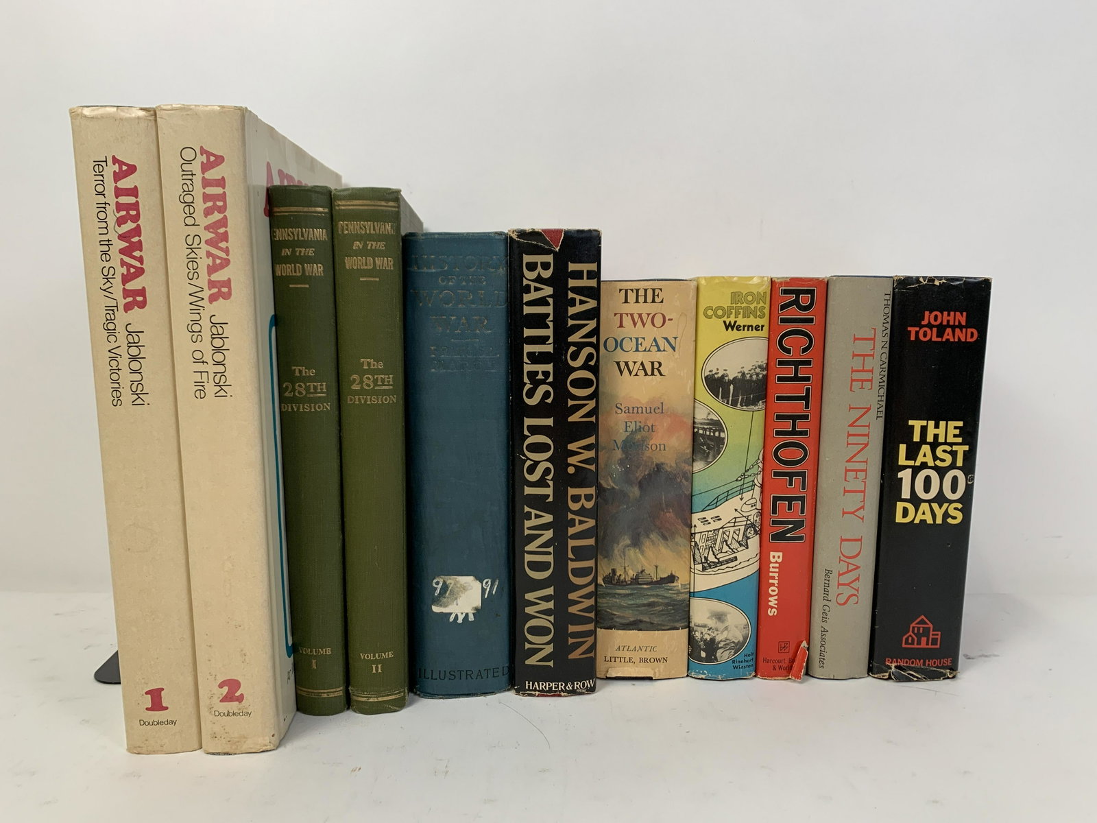 11 Books on the World Wars: Includes The Ninety Day by Thomas N. Carmichael, History of the World War by Francis A. March, The Last 100 Days by John Toland, 2 volumes of Airwar by Edward Jablonski, Battles Lost and Won by Hanson