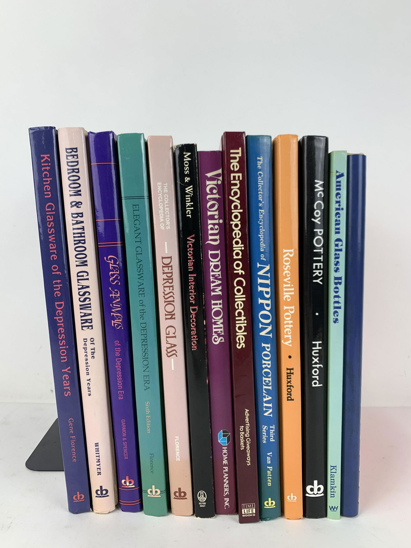 13 Books on Glass and Pottery Collectibles (1 of 14)