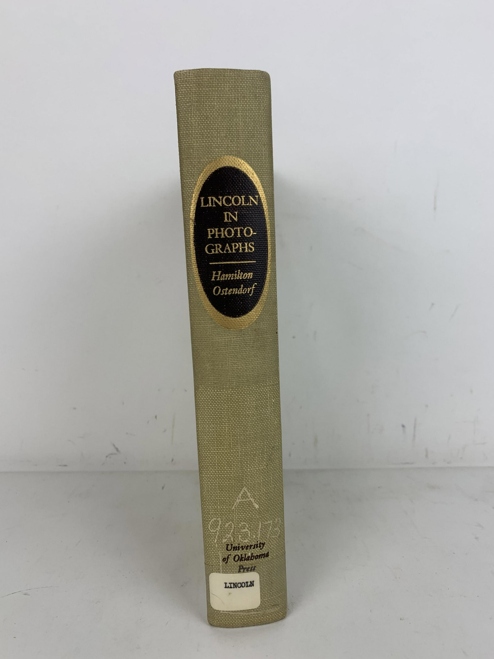 Lincoln In Photographs: Lincoln in Photographs an Album of Every Known Pose by Charles Hamilton and Lloyd Ostendorf. University of Oklahoma Press IMPORTANT: Before bidding, please read the terms and conditions. When you regi