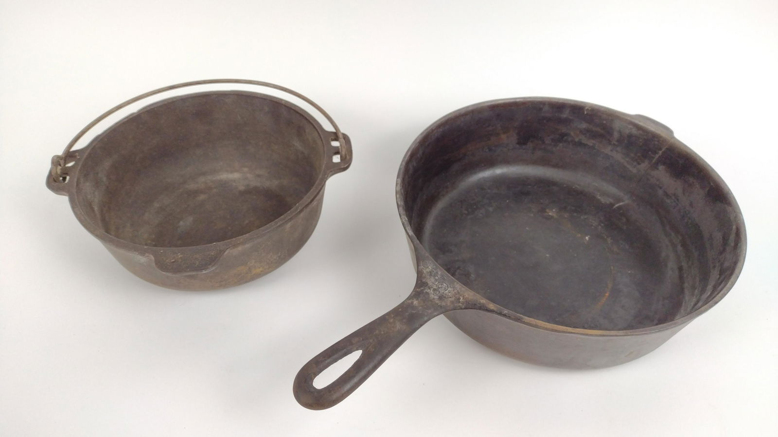 Wagner Cast Iron Scotch Bowl and Pan (1 of 4)