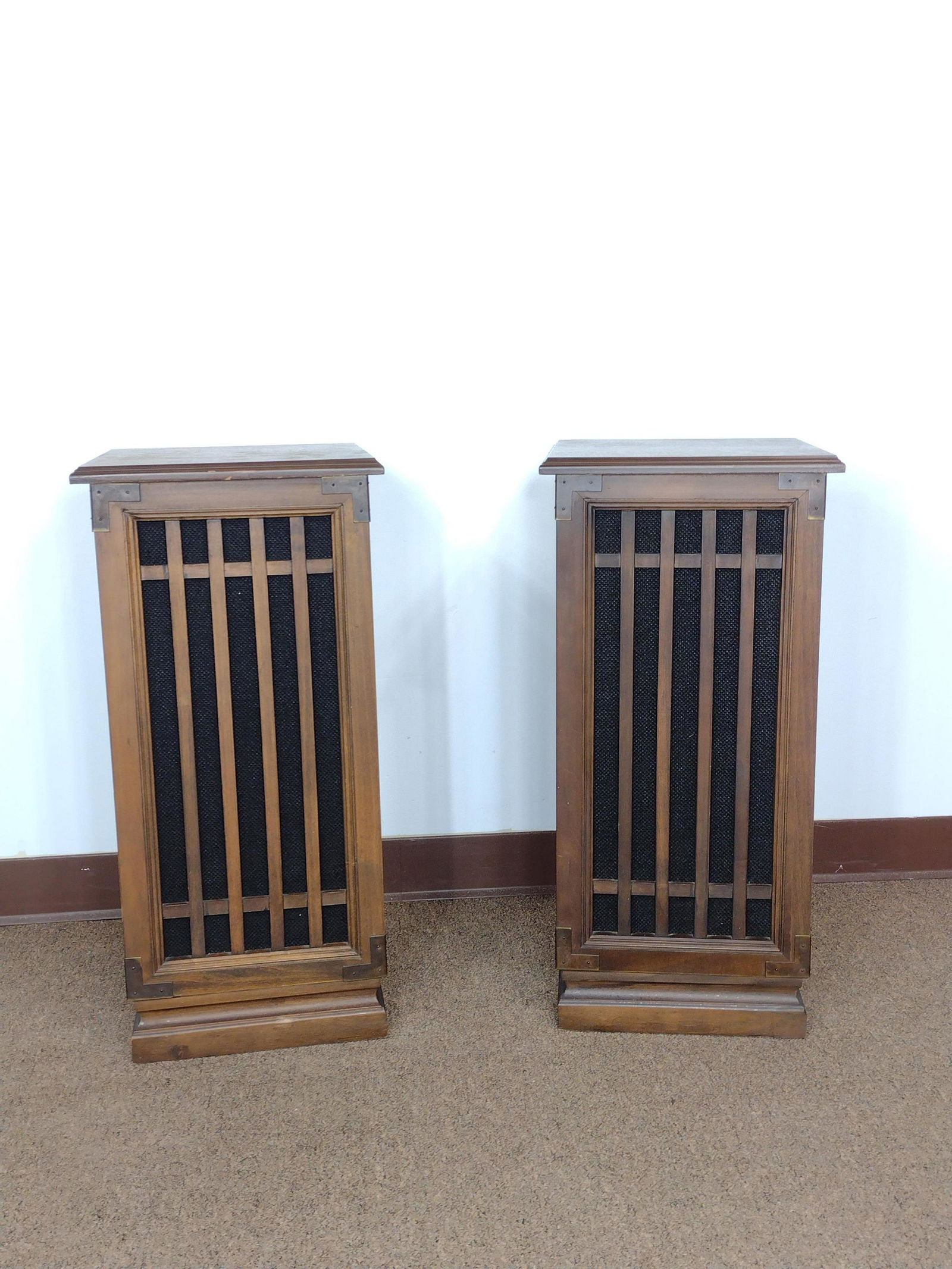 Pair Of Speakers (1 of 3)