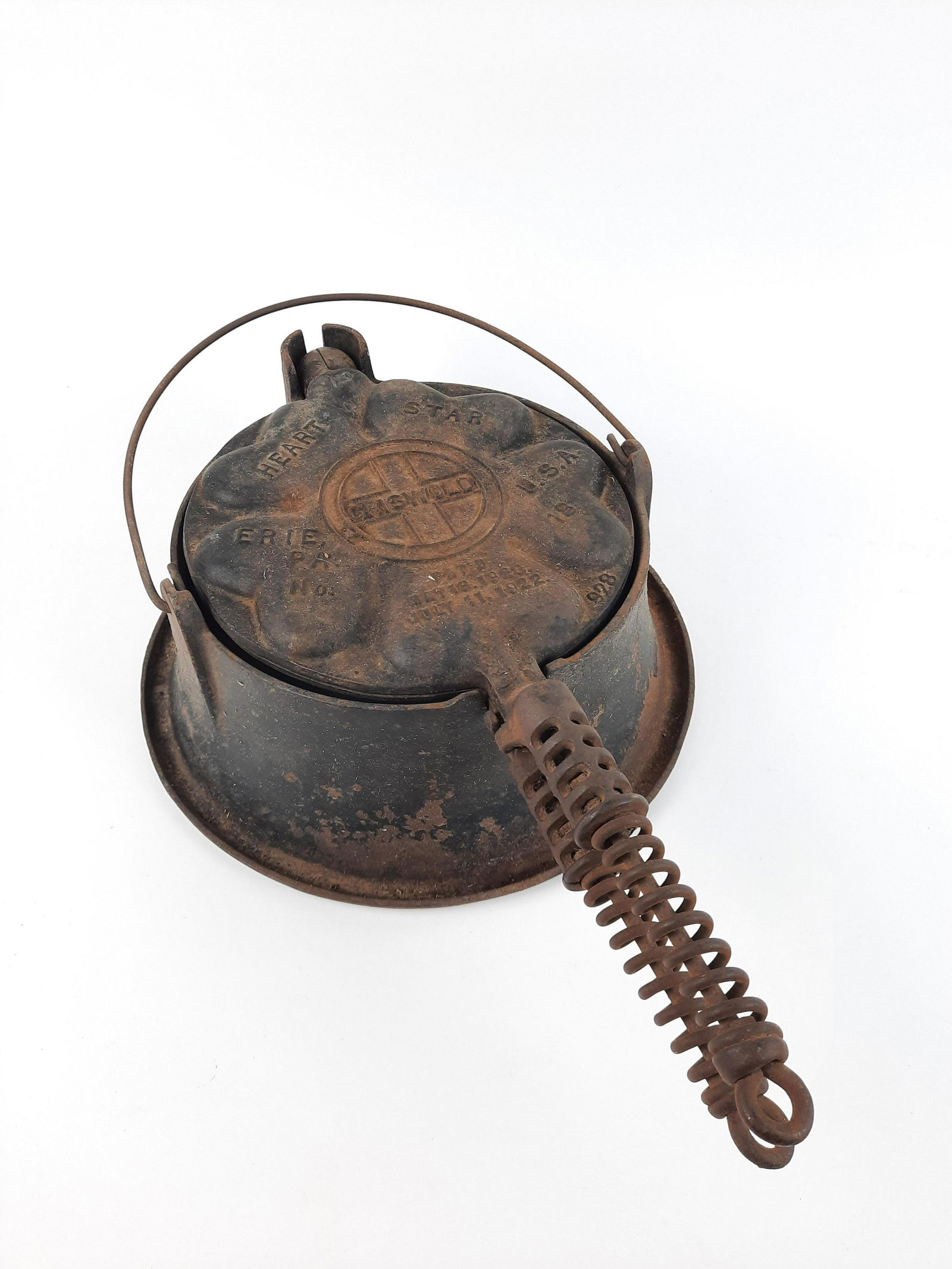 Griswold No. 18 Heart and Star Waffle Iron (1 of 6)