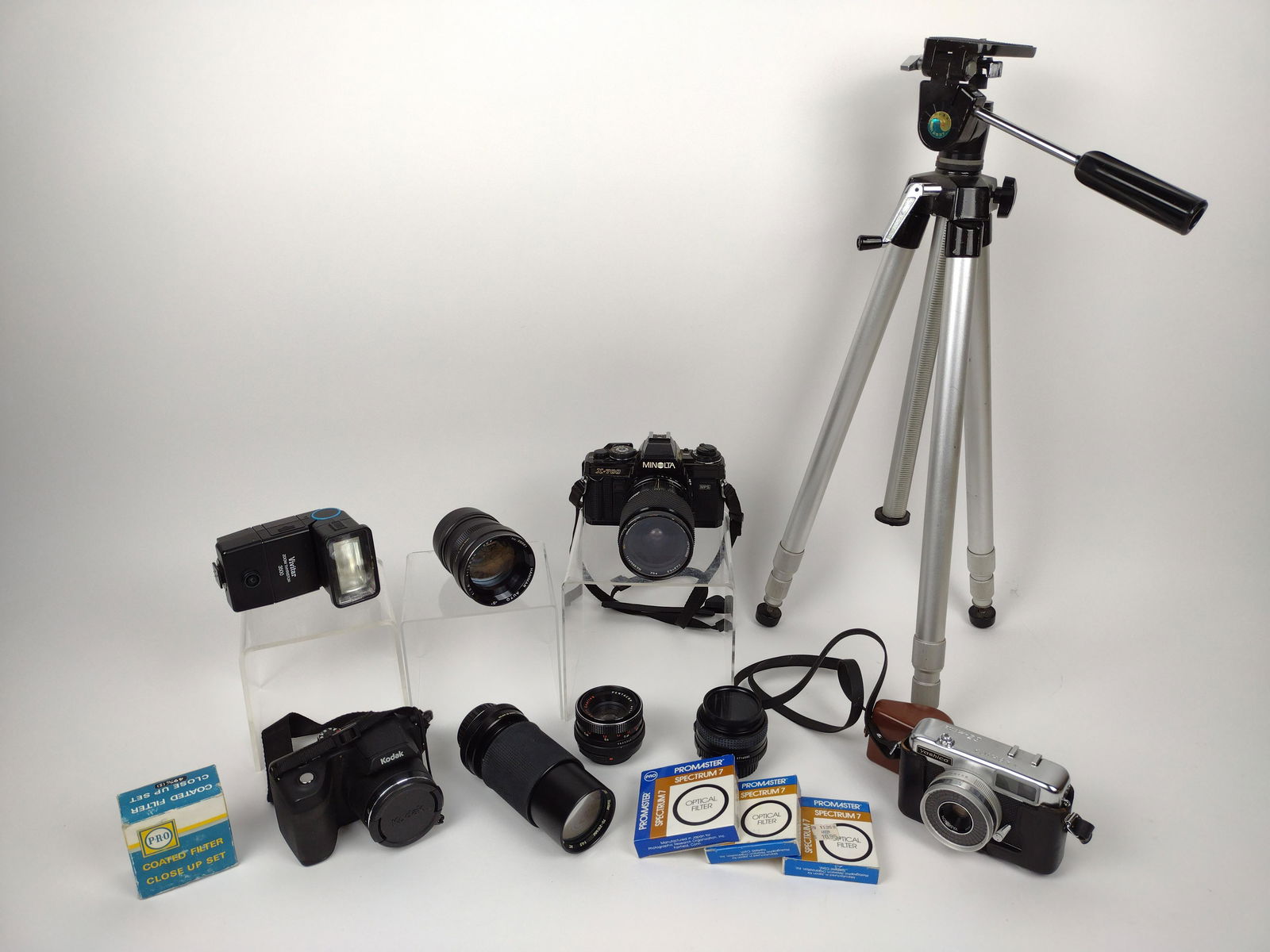 14 Pcs Cameras and Lenses incl. Minolta X-700 (1 of 8)
