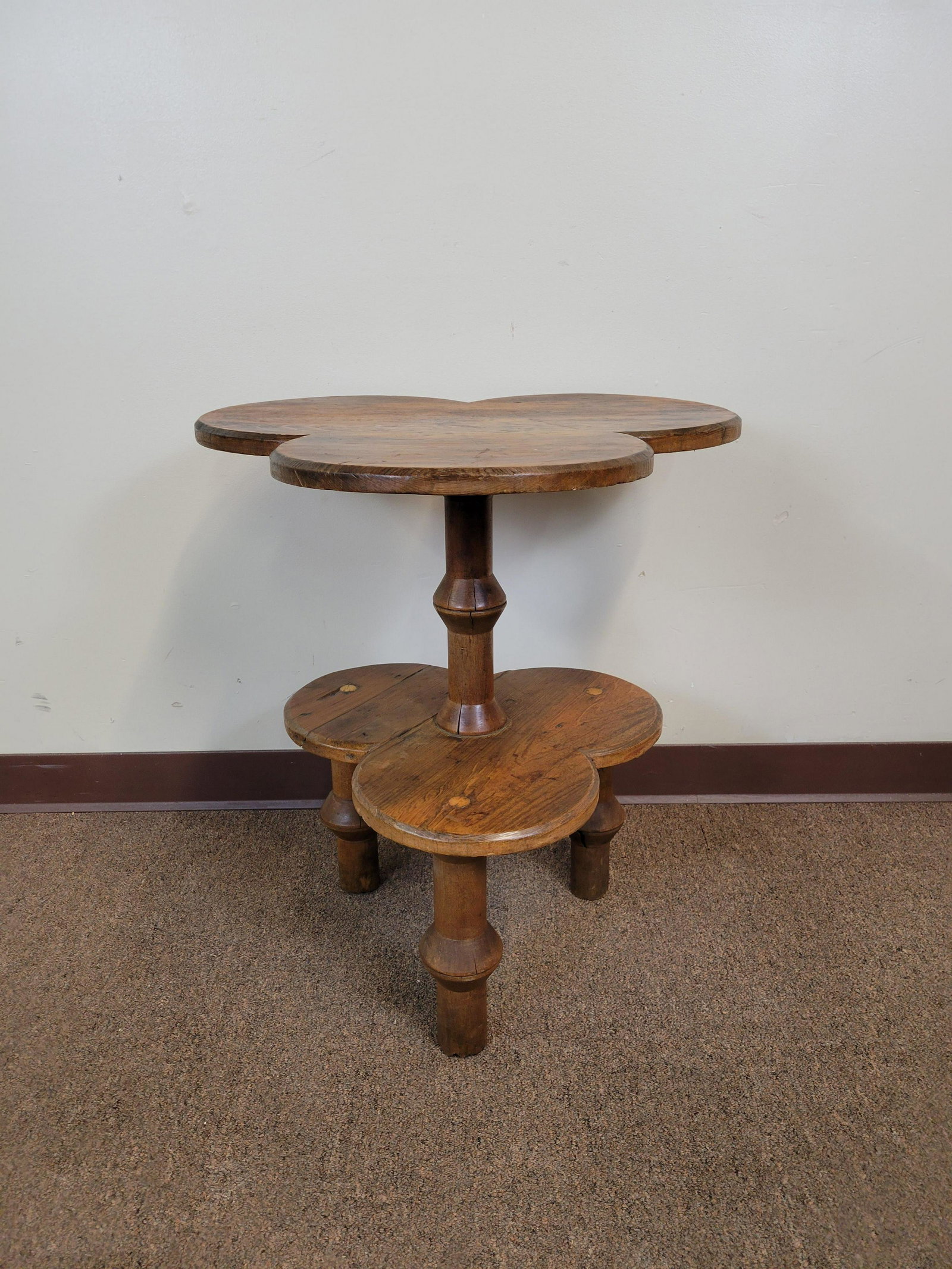 2 Tier Clover Table: 24" wide X 23" deep X 25 1/2" high. IMPORTANT: Before bidding, please read the terms and conditions. When you registered for the auction you agreed to these terms and will be required to comply with t