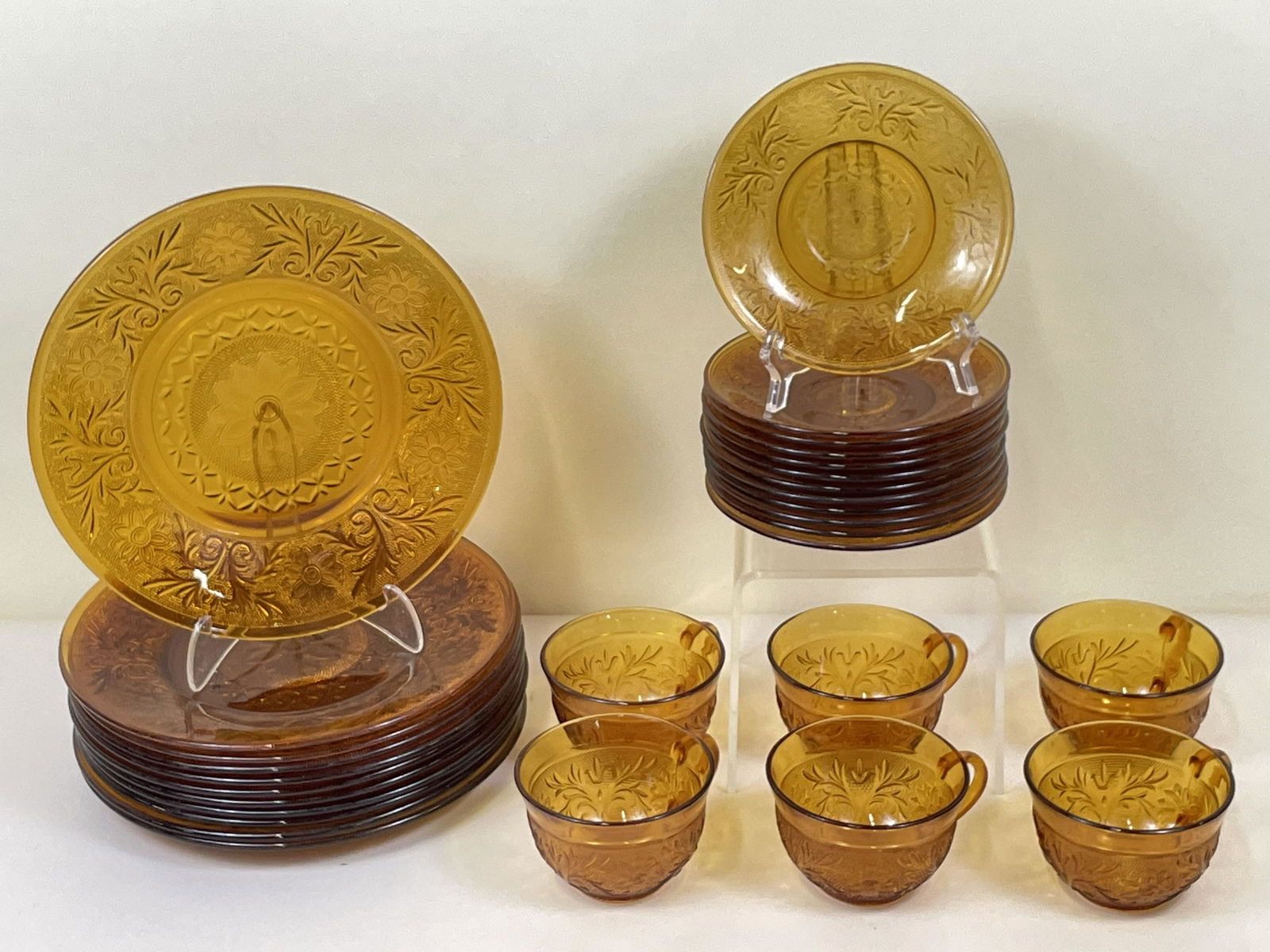 29 Pcs Amber Sandwich Glass (1 of 3)