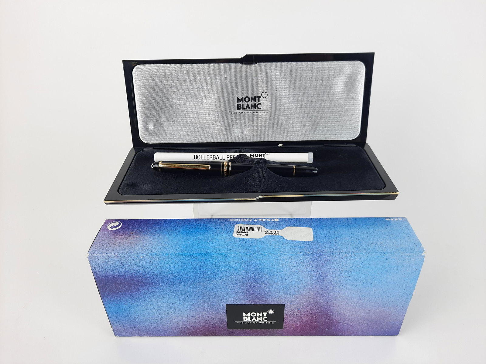 Mont Blanc Rollerball Pen and Refill (1 of 5)