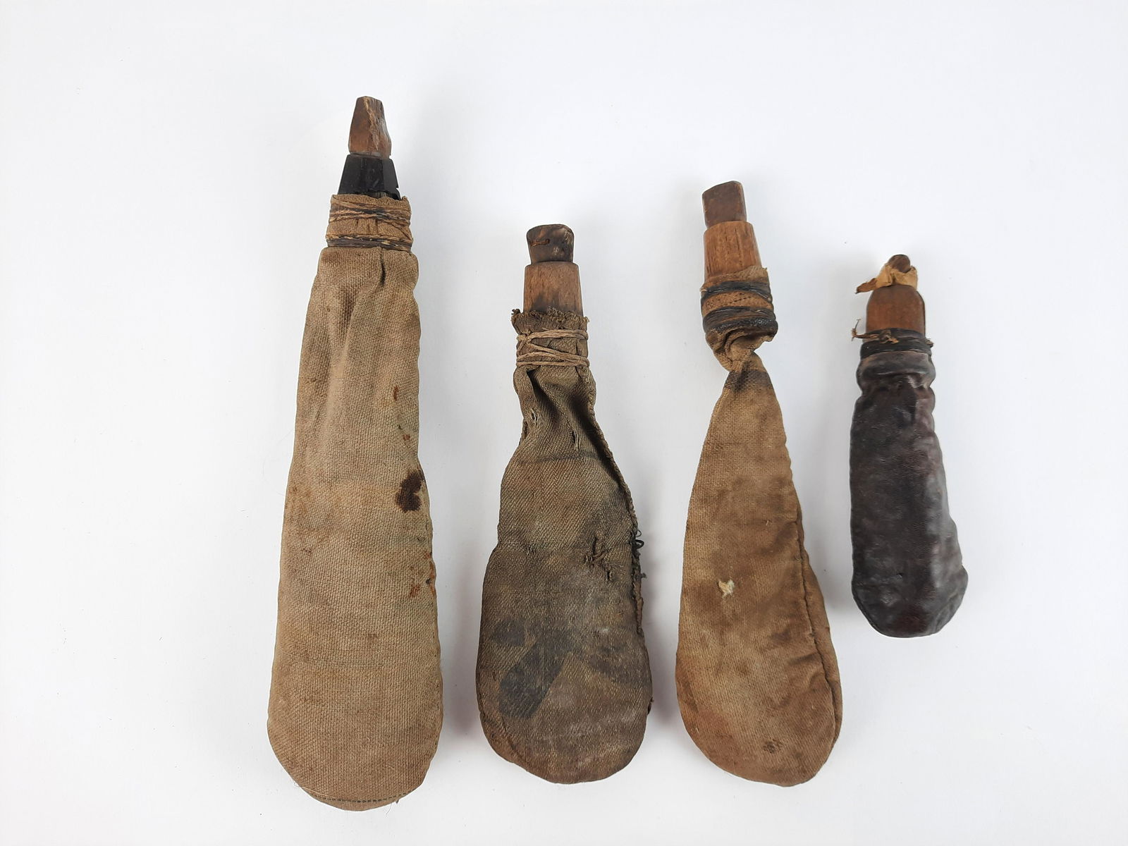 4 Powder / Lead Shot Flasks Incl Leather (1 of 1)