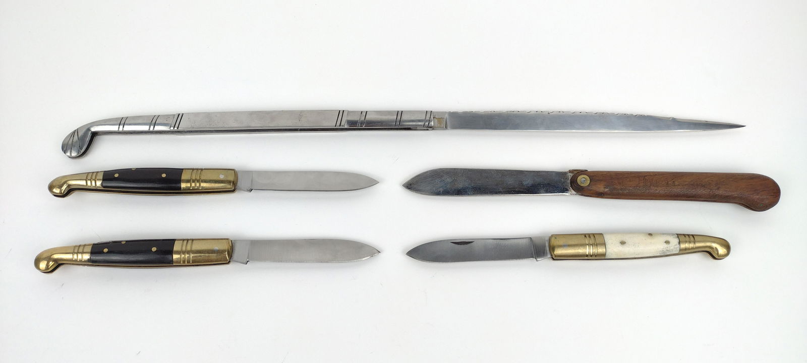 5 Retractable Knives incl Windlass (1 of 3)