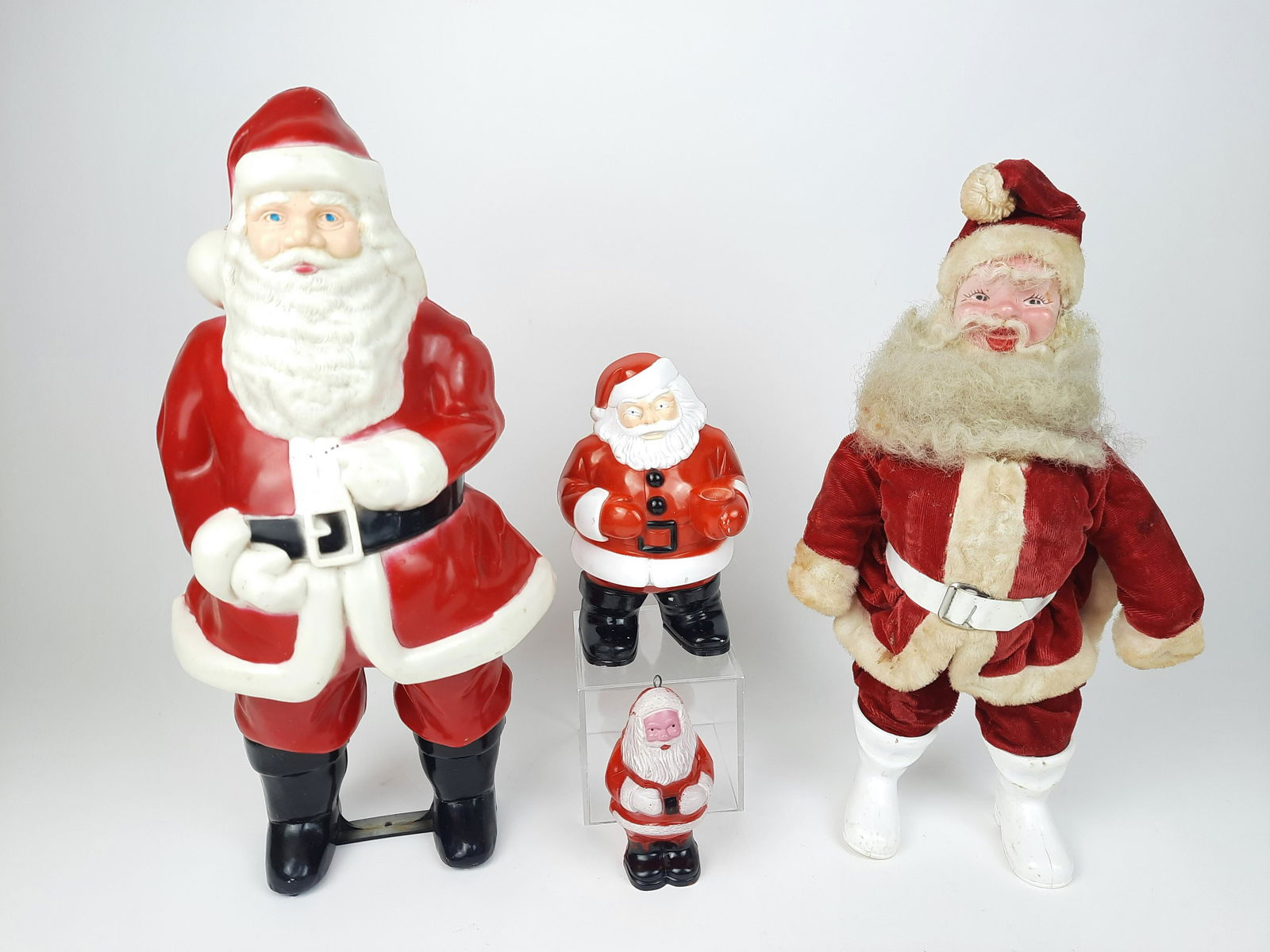 4 Pcs Vintage Christmas incl Santa Blow Mold (1 of 2)