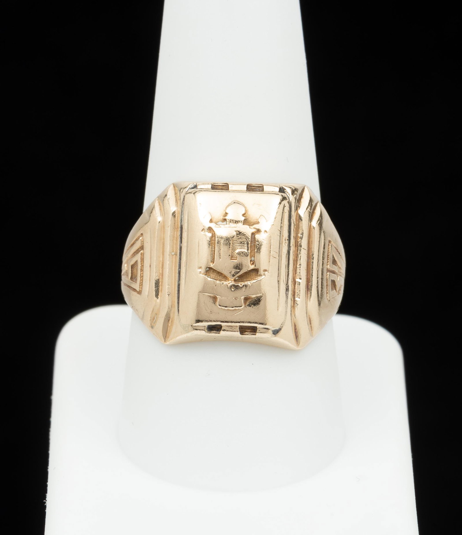 10K 1937 Class Ring: Top 2/3" wide. Size 10. 4.4 dwt. IMPORTANT: Before bidding, please read the terms and conditions. When you registered for the auction you agreed to these terms and will be required to comply with them