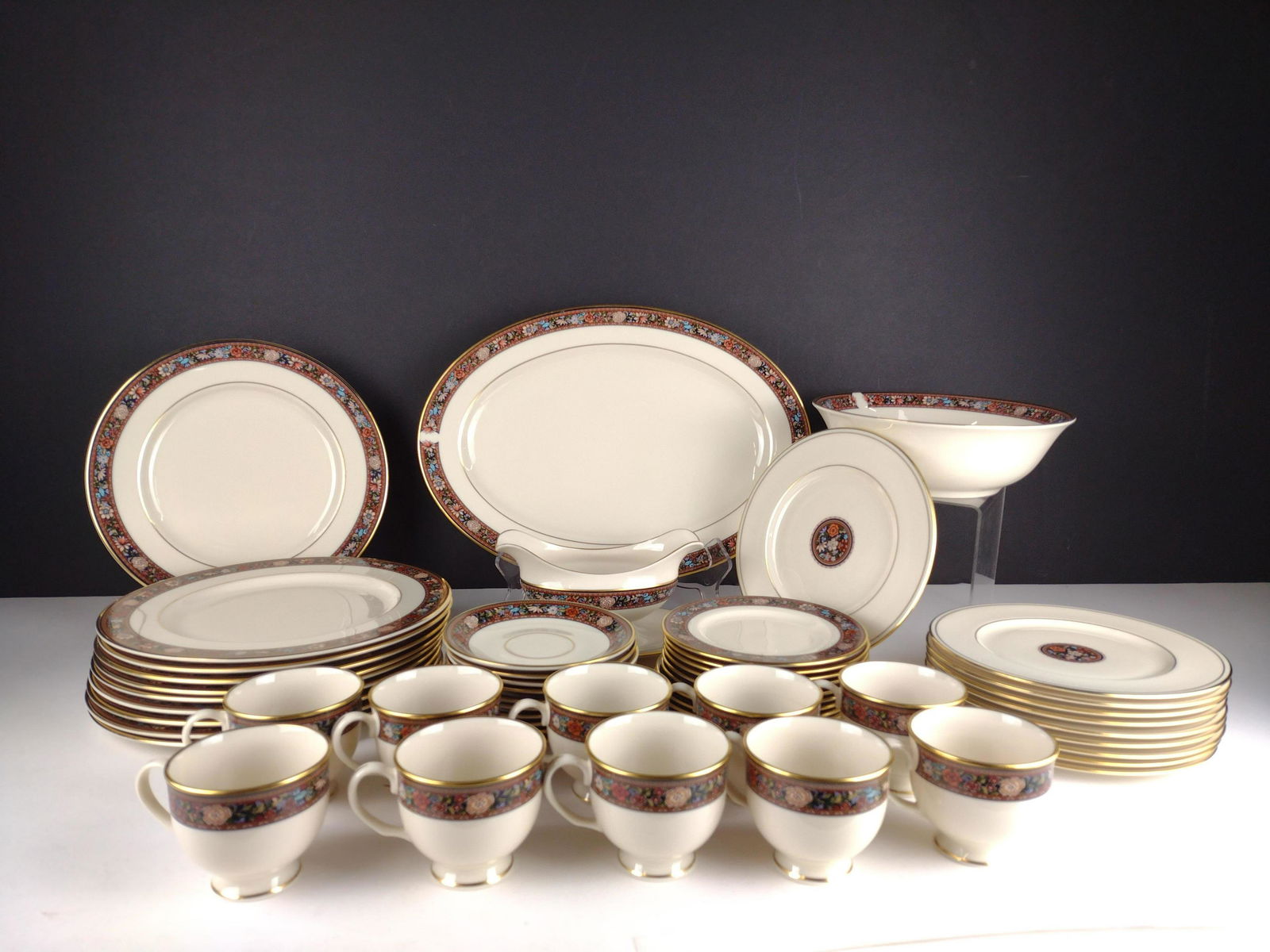 53 Pcs Lenox Witherspoon Dinnerware (1 of 5)