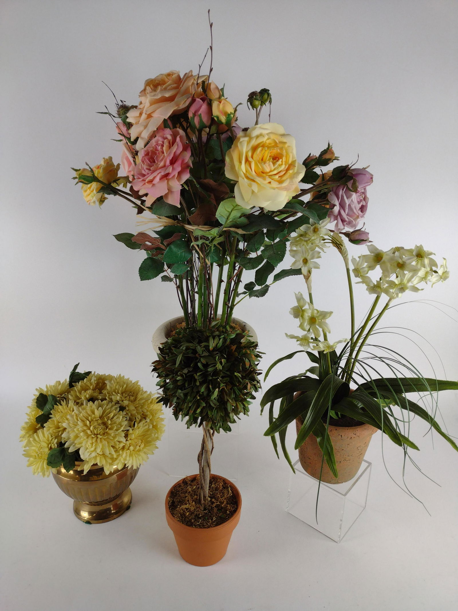 4 Silk Floral Arrangements (1 of 5)