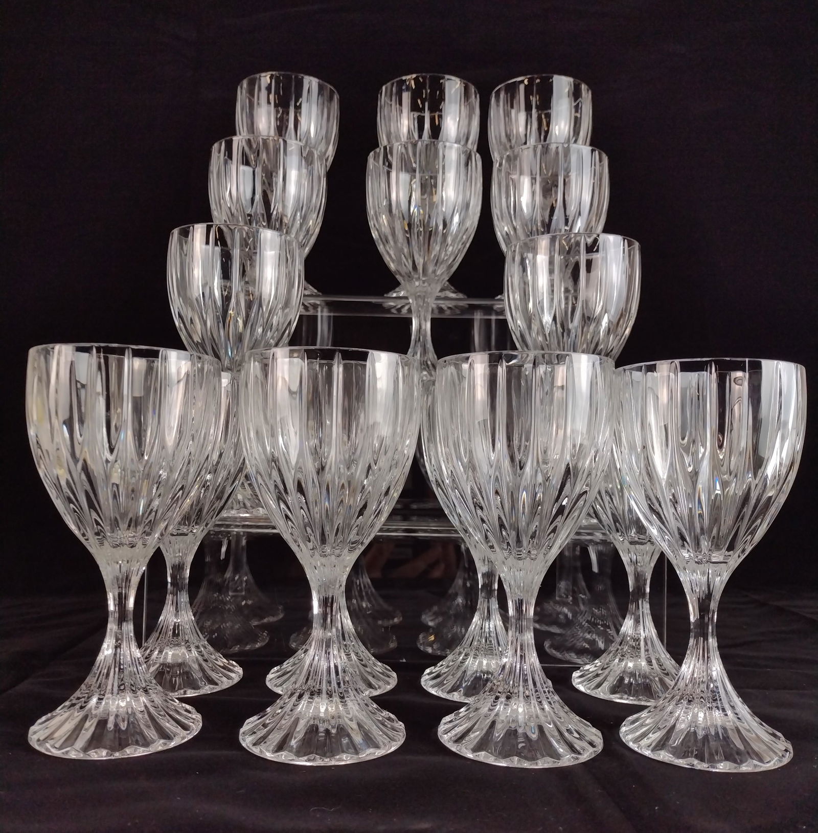 16 Pcs Crystal Stemware (1 of 1)