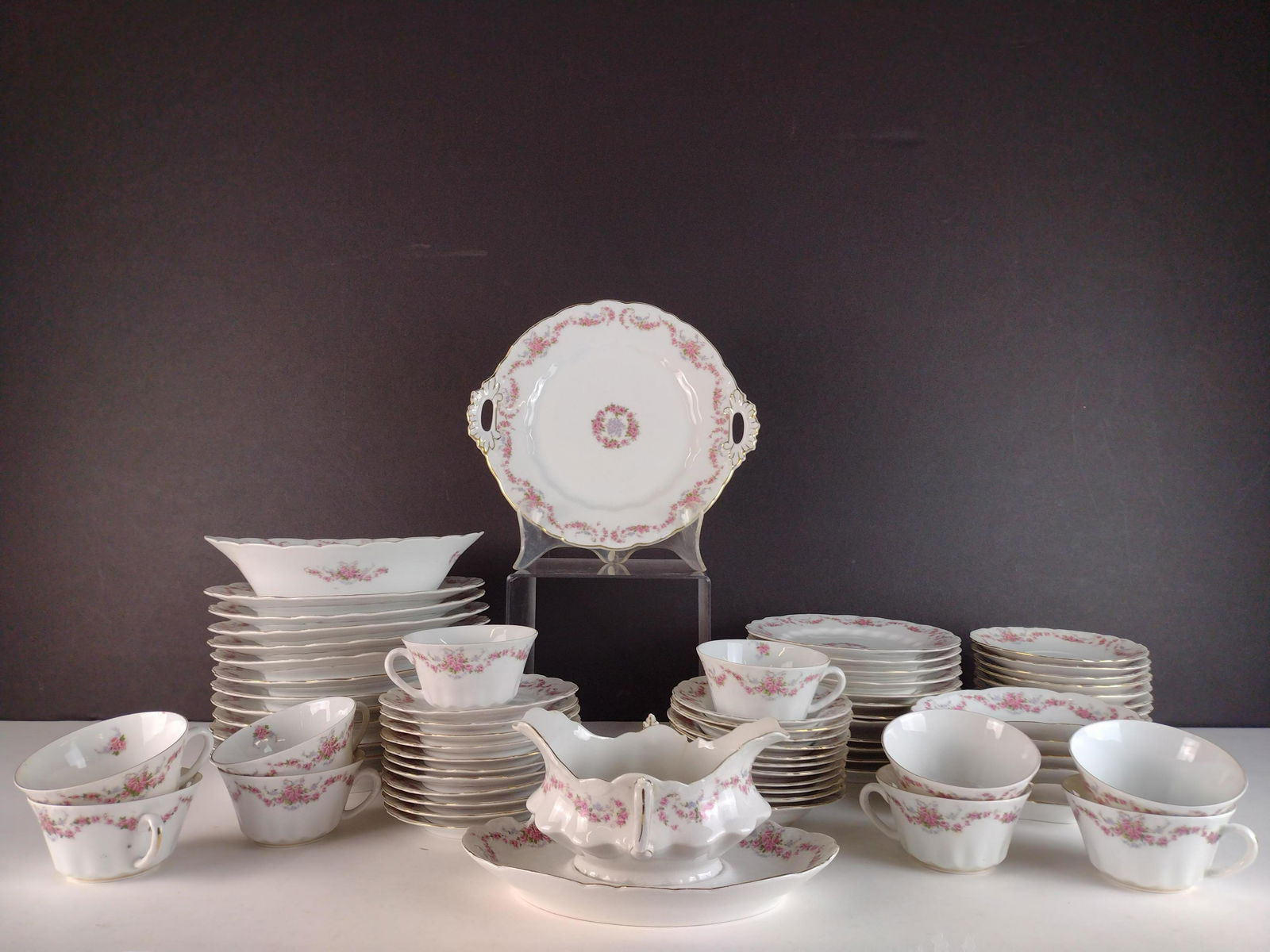 85 Pcs Vintage Carlsbad Dinnerware (1 of 3)