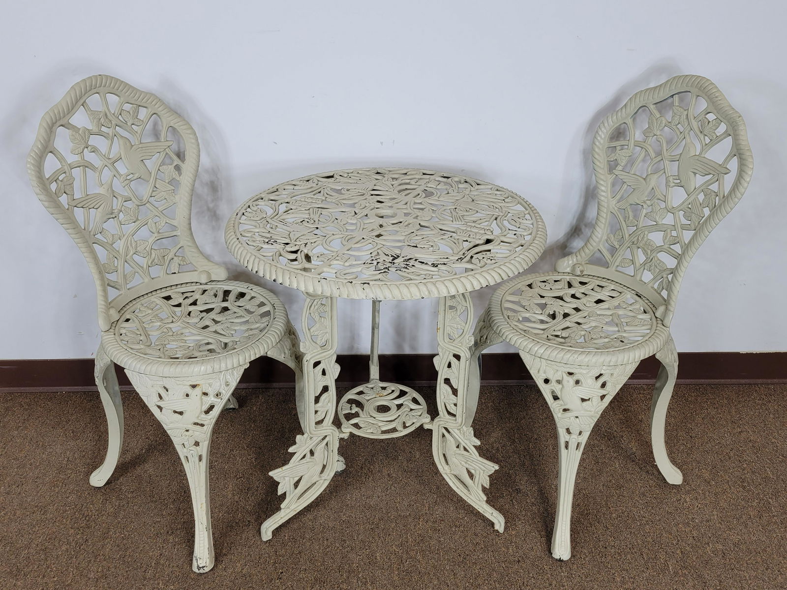 Cast Aluminum Outdoor Table & Chair Set (1 of 5)