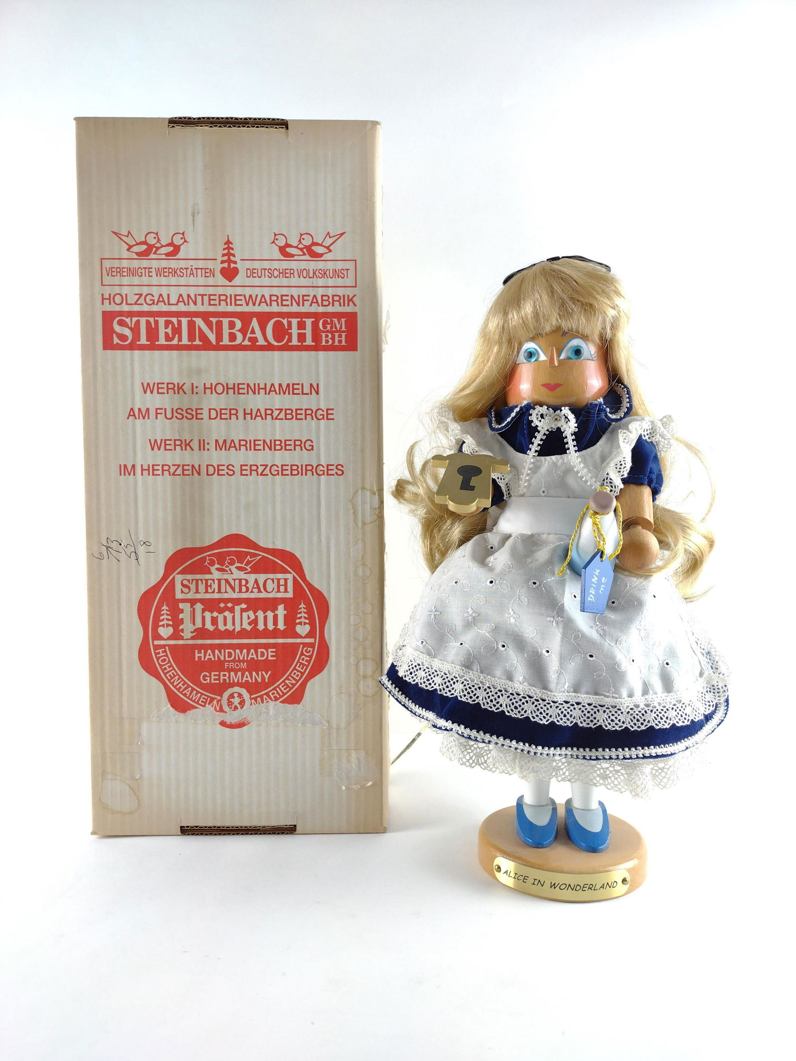 Signed Alice in Wonderland Steinbach Nutcracker (1 of 5)