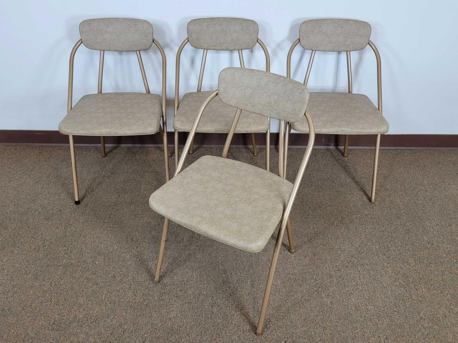 4 Hamilton Cosco Inc Folding Chairs (1 of 4)
