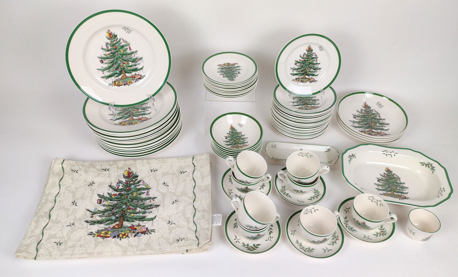 87 Pcs Spode "Christmas Tree" Dinnerware (1 of 3)