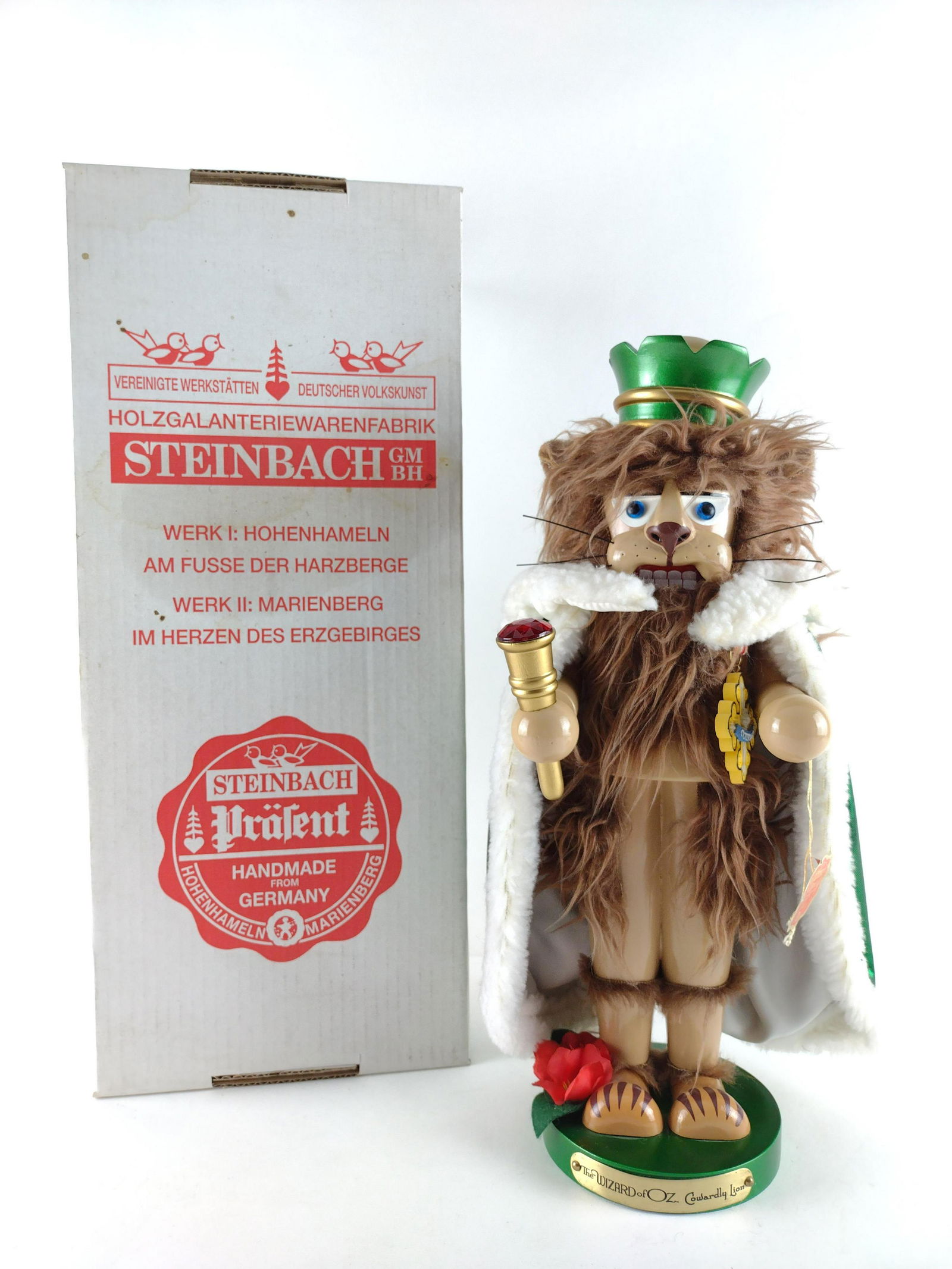 Signed Cowardly Lion Steinbach Nutcracker (1 of 5)