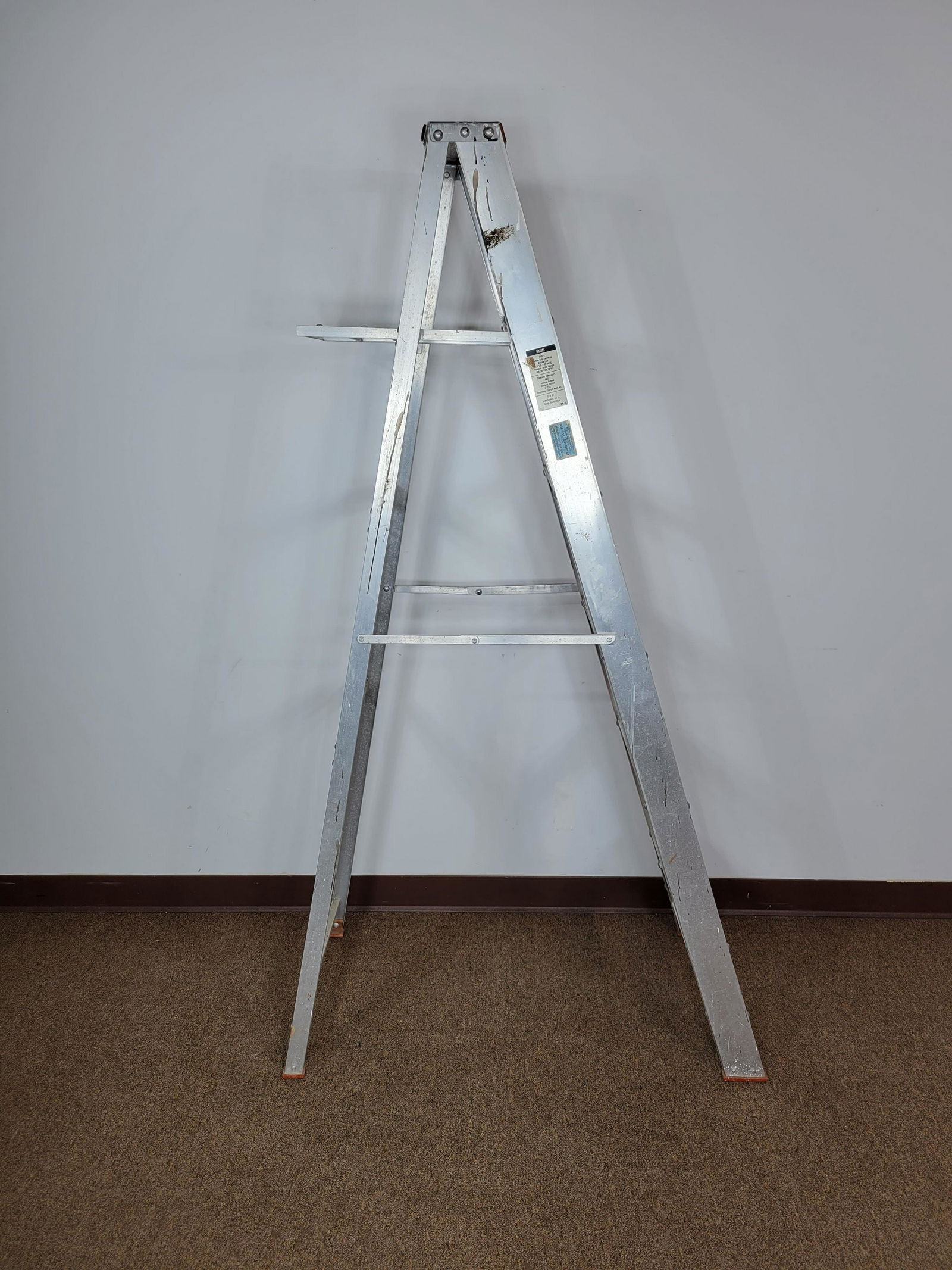Underwriters Laboratories 5ft Ladder (1 of 3)